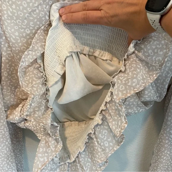 Japna Cream Long Sleeve Blouse with Smocked Ruffles Women’s Size Large - Picture 5 of 8